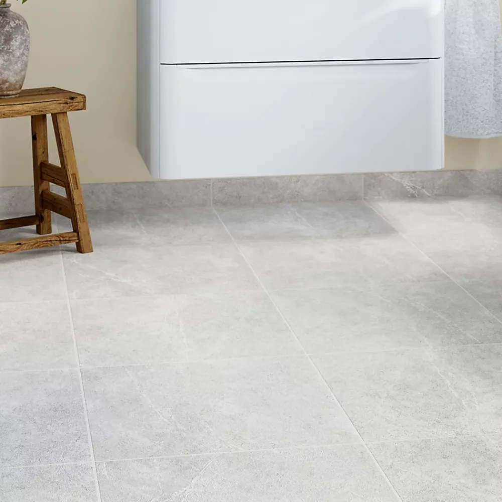 Plinthe Pour Carrelage Sol<5 Plinthes en carrelage gris clair effet pierre L.45 x l.7,5 cm x ép.9 mm, Limo