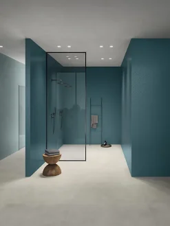 Ro'Ma Carrelage Carrelage effet Béton 3D Bleu Brume Linear 120x50x0,85 cm Mat Cortivo - Mur intérieur (vendu par carton de 1,8 m²) - RO'MA CARRELA- Carrelage Mural Effet Béton