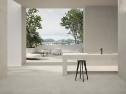 Ro'Ma Carrelage Carrelage Mural Effet Béton<Carrelage effet Béton Gris Argile 278x120x0,6 cm Mat Stavira - Mur intérieur (vendu par carton de 3,336 m²) -