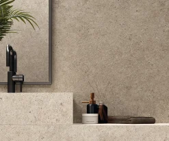 Ro'Ma Carrelage Carrelage effet Pierre Calcaire Grège 278x120x0,6 cm Mat Domella - Mur intérieur (vendu par carton de 3,336 m²) -- Carrelage Mural Effet Pierre