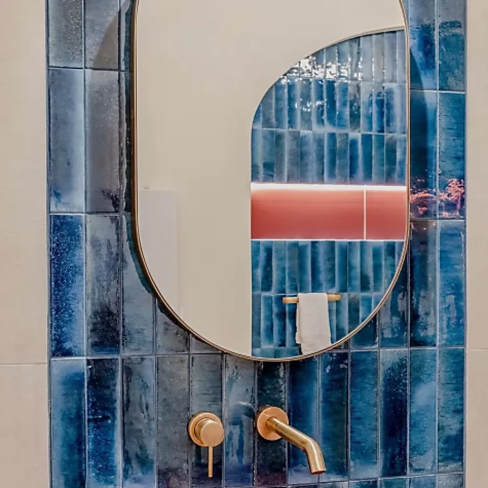 Les Carreaux De Jean Carrelage Effet Zellige Bleu TANGER 6x24 China - Les Carreaux de Jean- Faïence Pour Douche|Faïence Pour Pièce À Vivre