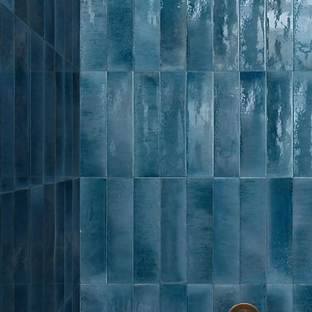 Les Carreaux De Jean Carrelage Effet Zellige Bleu TANGER 6x24 China - Les Carreaux de Jean- Faïence Pour Douche|Faïence Pour Pièce À Vivre