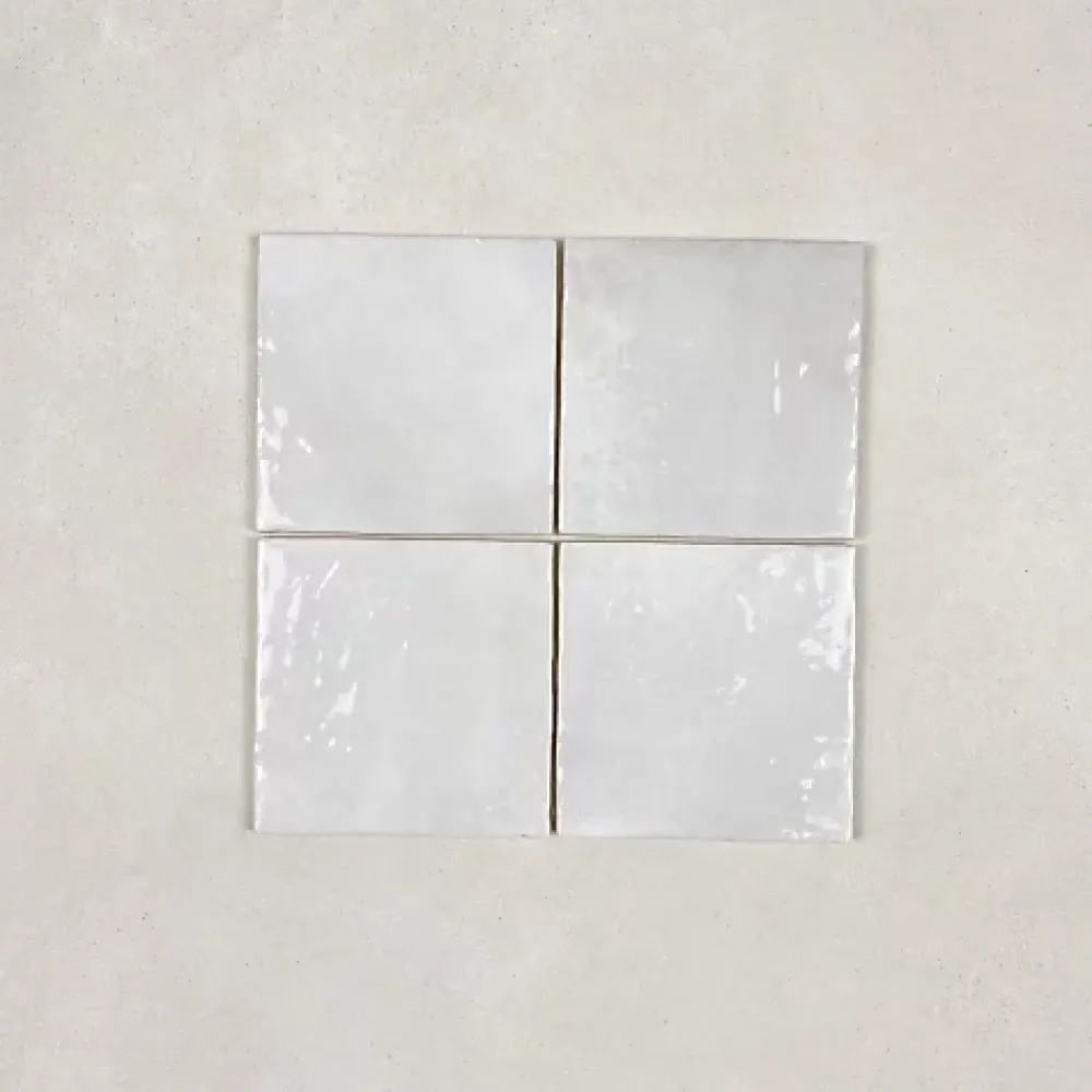 Gioia Materia Carrelage Effet Zellige Gris LA RIVIERA 13,2x13,2 Gris Nuage - Les Carreaux de Jean- Faïence Pour Pièce À Vivre