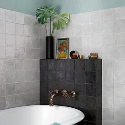 Gioia Materia Faïence Pour Salle De Bains<Carrelage Effet Zellige Noir LA RIVIERA 13,2x13,2 Tourmaline - Les Carreaux de Jean