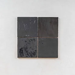 Gioia Materia Faïence Pour Salle De Bains<Carrelage Effet Zellige Noir LA RIVIERA 13,2x13,2 Tourmaline - Les Carreaux de Jean