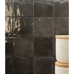 Aelle Carrelage Carrelage Sol Effet Pierre<Carrelage mur effet pierre noir 10x10 cm brillant - VERTICALE SOOT