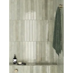 Aelle Carrelage Carrelage Sol Effet Pierre<Carrelage mur effet pierre gris vert 5x40 cm brillant - VERTICALE GREEN FIELD