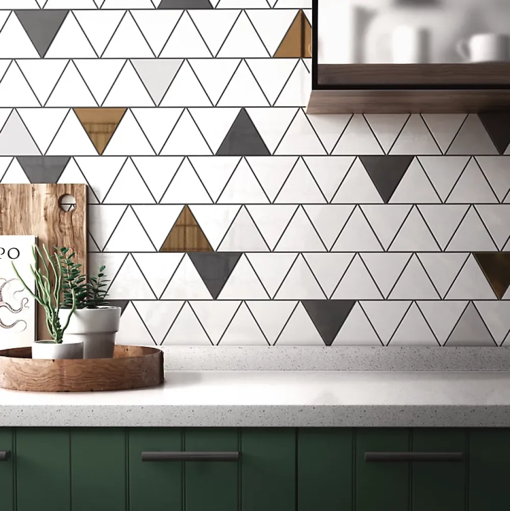 Aelle Carrelage Carrelage mur triangulaire uni blanc brillant 10,8x12,4 cm SCALE TRIANGOLO WHITE- Carrelage Mural Uni