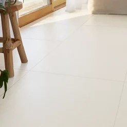 GoodHome Carrelage sol blanc cassé effet béton L.60 x l.60 cm x ép.10 mm, Smooth- Carrelage Sol Pour Pièce À Vivre|Carrelage Mural Pour Cuisine