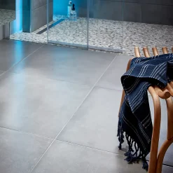 GoodHome Carrelage sol intérieur gris effet béton L.61,6 x l.61,6 cm x ép.7,4 mm, Konkrete- Carrelage Mural Pour Wc|Carrelage Mural Effet Béton