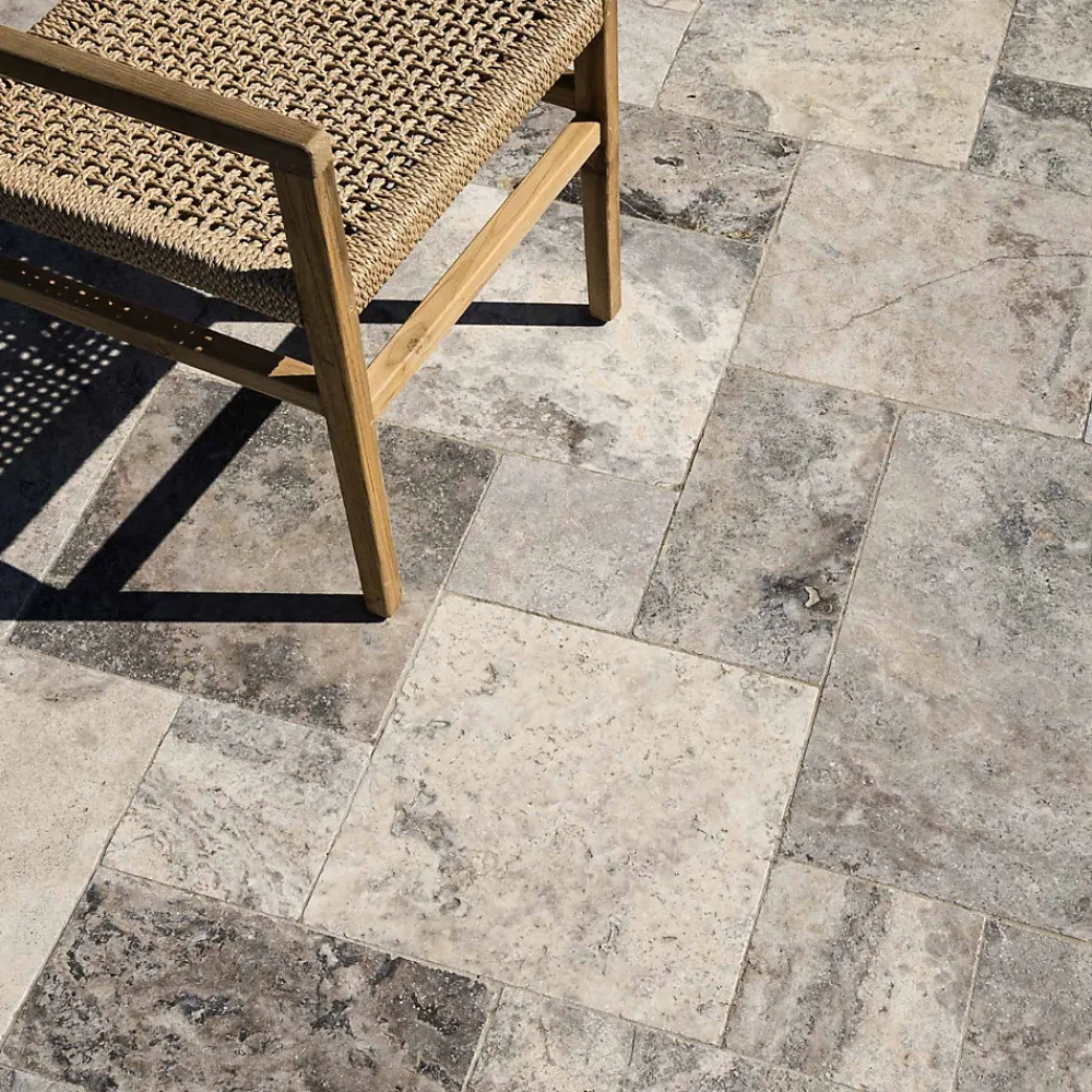 Ro'Ma Nature Travertin<Carrelage Travertin Gris Silver Opus 4 x1,2 cm - Intérieur et Extérieur (lot de 1,48 m² soit 2 paquets) -