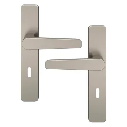 GoodHome Poignée De Porte<Ensemble poignée sur plaque rectangulaire serrure Kerver effet nickel satin gris L.128mm x l.42mm entraxe 165-195mm