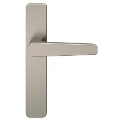 GoodHome Ensemble poignée sur plaque rectangulaire Kerver effet nickel satin gris L.128mm x l.42mm entraxe 165-195mm- Poignée De Porte