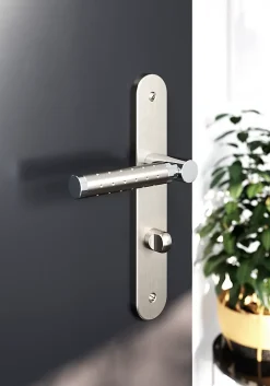 GoodHome Poignée De Porte<Ensemble poignée sur plaque rond à condamnation Brigg effet chrome et nickel satin gris L.132mm x l.40mm entraxe 195mm