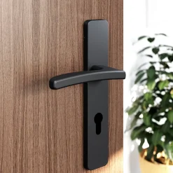 GoodHome Poignée De Porte<Ensemble poignée sur plaque rectangulairecylindre Irvil effet nickel mat noir L.126.5mm x l.42mm entraxe 165-195mm