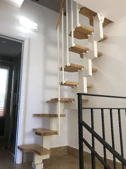 Matisere Escalier 1 quart tournant 9 marches - Hauteur à franchir de 2.01 à 2.37m - Largeur 61cm - Couleur naturel et blanc -- Escalier Quart Tournant
