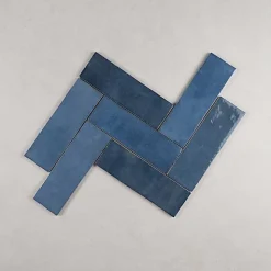 Gioia Materia Faïence Effet Zellige Bleu ARTISAN 6.5x20 Blue - Les Carreaux de Jean- Faïence Pour Douche|Faïence Pour Salle De Bains