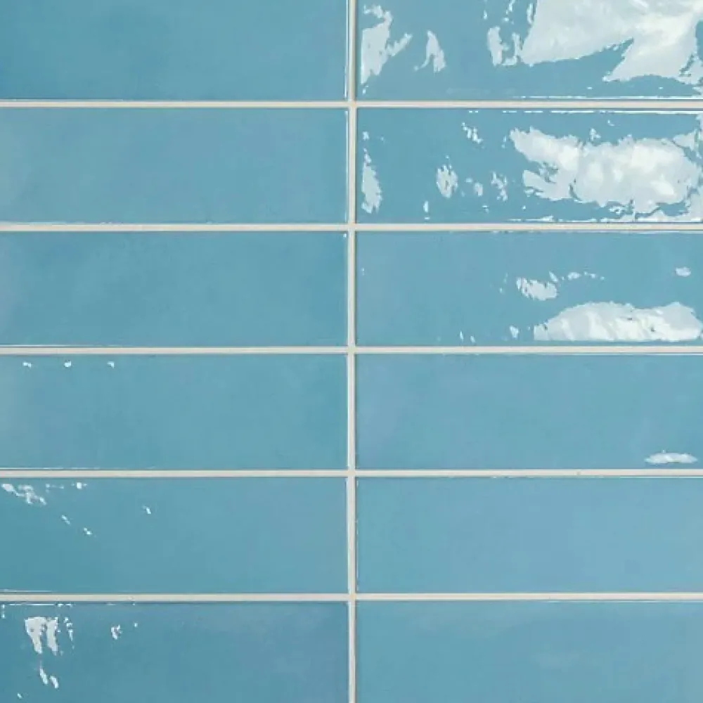 Gioia Materia Faïence Effet Zellige Bleu VILLAGE 6,5x20 Azure Blue - LES CARREAUX DE JEAN- Faïence Pour Douche|Faïence Pour Salle De Bains