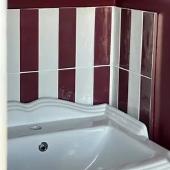 Gioia Materia Faïence Pour Douche|Faïence Pour Cuisine<Faïence Effet Zellige Bordeaux VILLAGE 6,5x20 Aubergine - LES CARREAUX DE JEAN