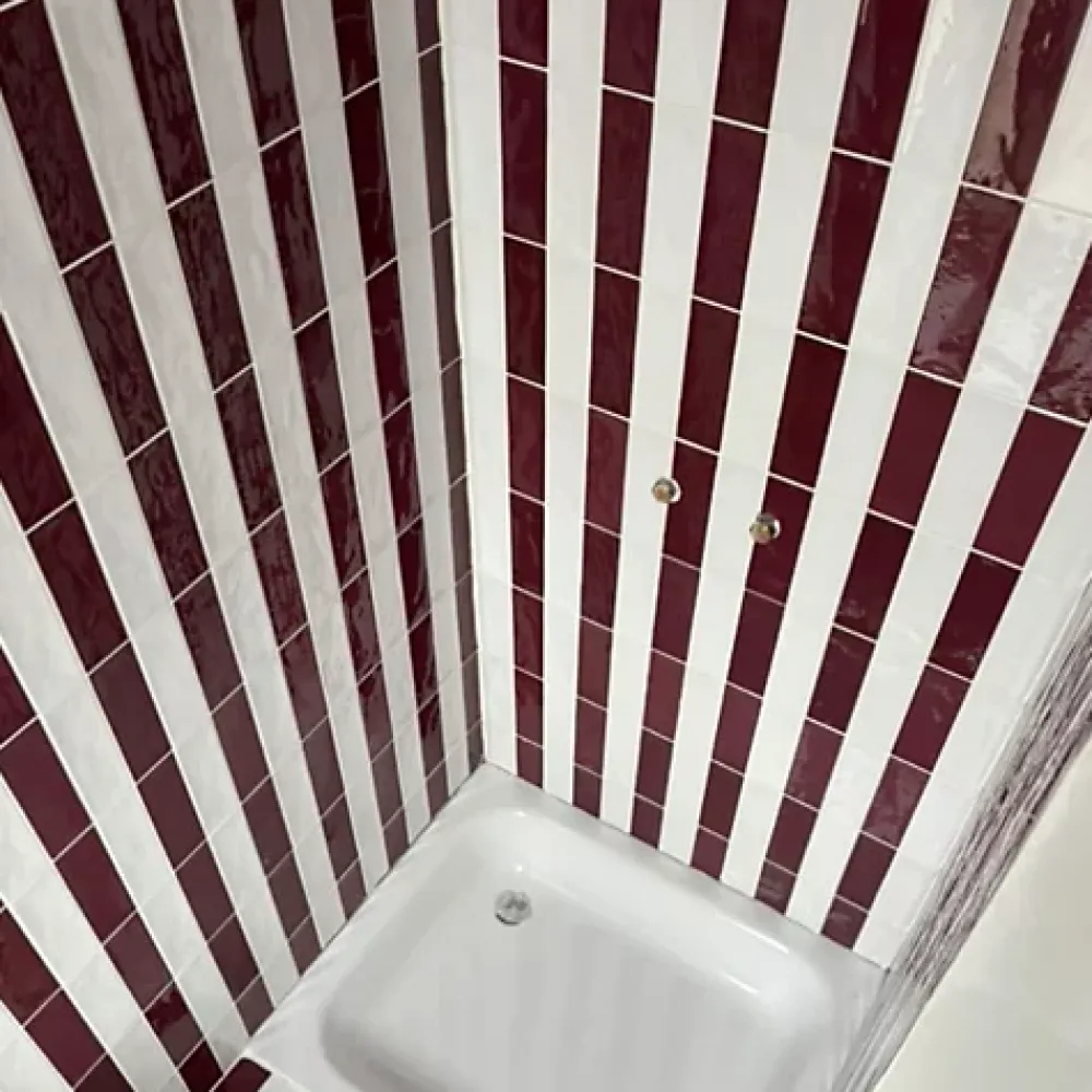 Gioia Materia Faïence Pour Douche|Faïence Pour Cuisine<Faïence Effet Zellige Bordeaux VILLAGE 6,5x20 Aubergine - LES CARREAUX DE JEAN