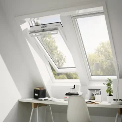 VELUX Fenêtre de toit à rotation GGU SK08 0057 L.114 x H.140 cm Tout confort EverFinish blanc- Velux Et Fenêtre De Toit
