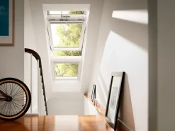 Velux Fenêtre de toit motorisée électrique GGU CK02 Integra® confort Everfinish - polyuréthane L. 55 x H. 78 cm- Velux Et Fenêtre De Toit
