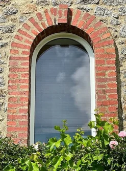 3 in 1 Fenêtre Pvc<Fenêtre PVC cintré 1 ventail ouvrant RAL 9016 ( L.: 70 cm x H.: 80 cm)