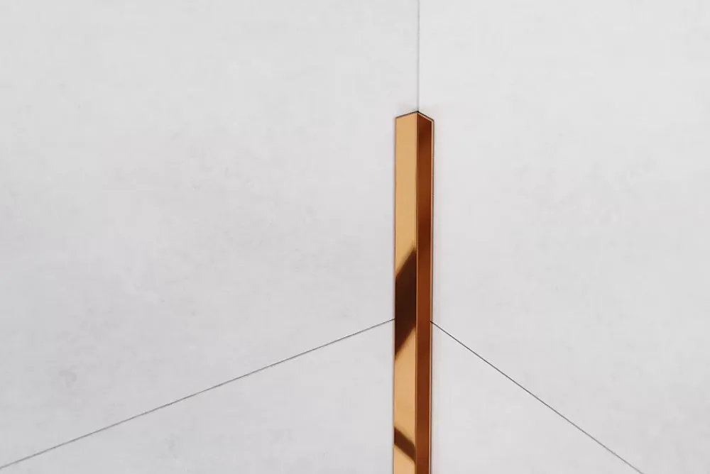 Ilcom Profilé Carrelage<Profilé décoratif Li Angle intérieur en acier inoxydable Cuivre poli - 10 mm x 2440 mm x 0,65 ep.