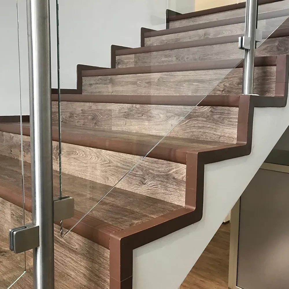 Quest KIT de finition pour escaliers en PVC, noir, 1m- Nez De Marche|Nez De Marche