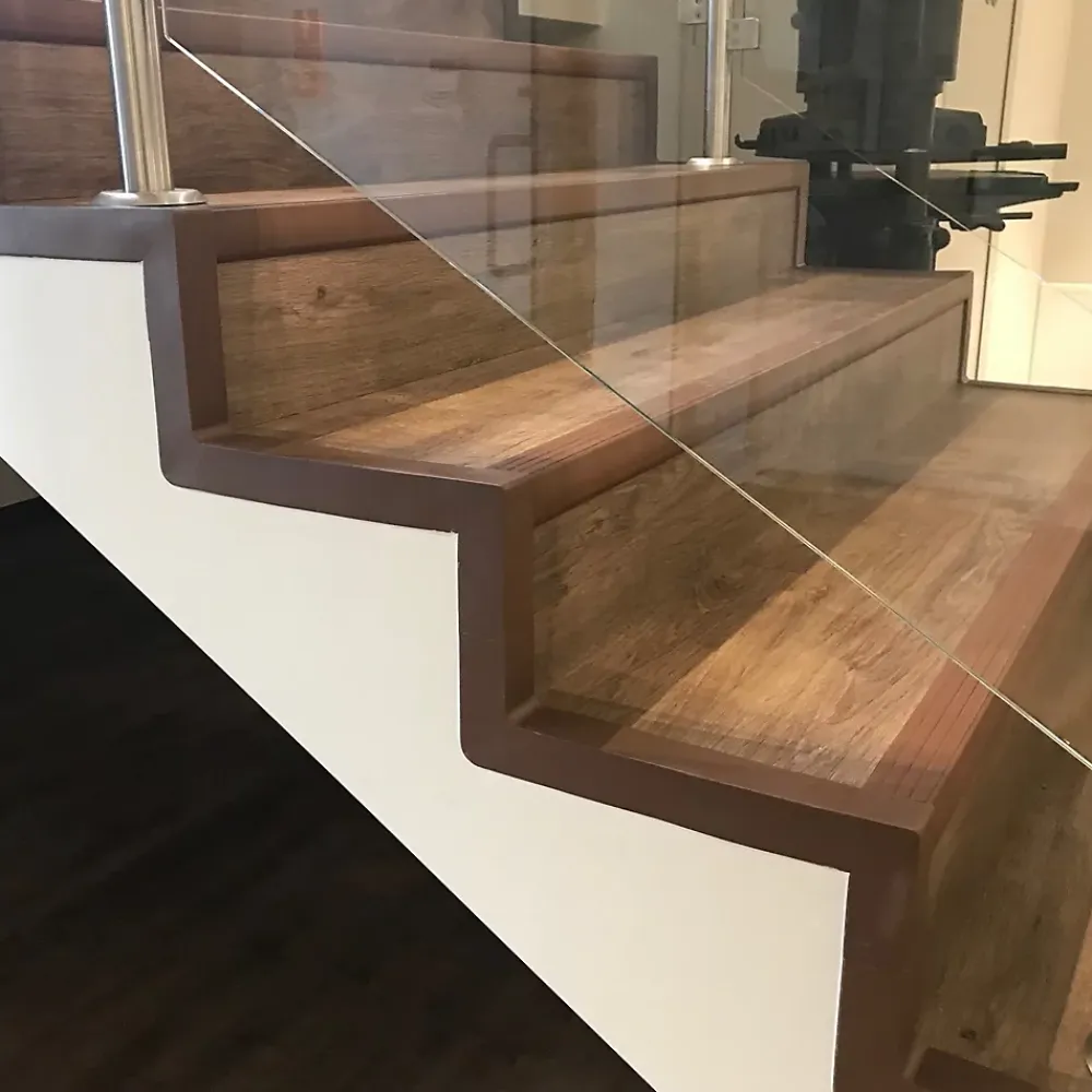 Quest KIT de finition pour escaliers en PVC, noir, 1m- Nez De Marche|Nez De Marche