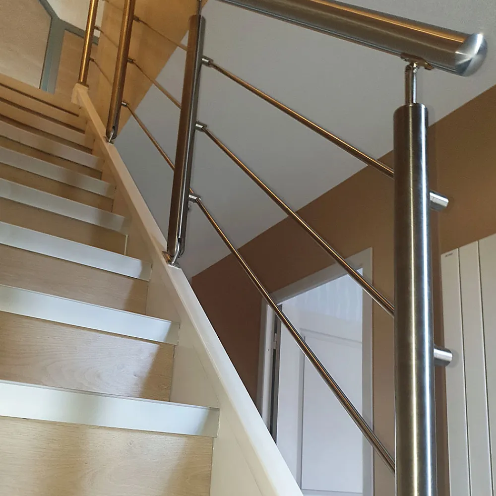 MySystem Garde-Corps, Balustrade<Kit Réno inox pour garde-corps d'escalier - 4 poteaux - Main courante - 3 barres sur supports transversaux et borgnes