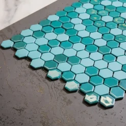Ilcom Mosaïque<Mosaïque de verre pressé antidérapant sur maille pour salle de bain ou cuisine 52 cm x 34 cm - Hexa artistic (0,166m²)