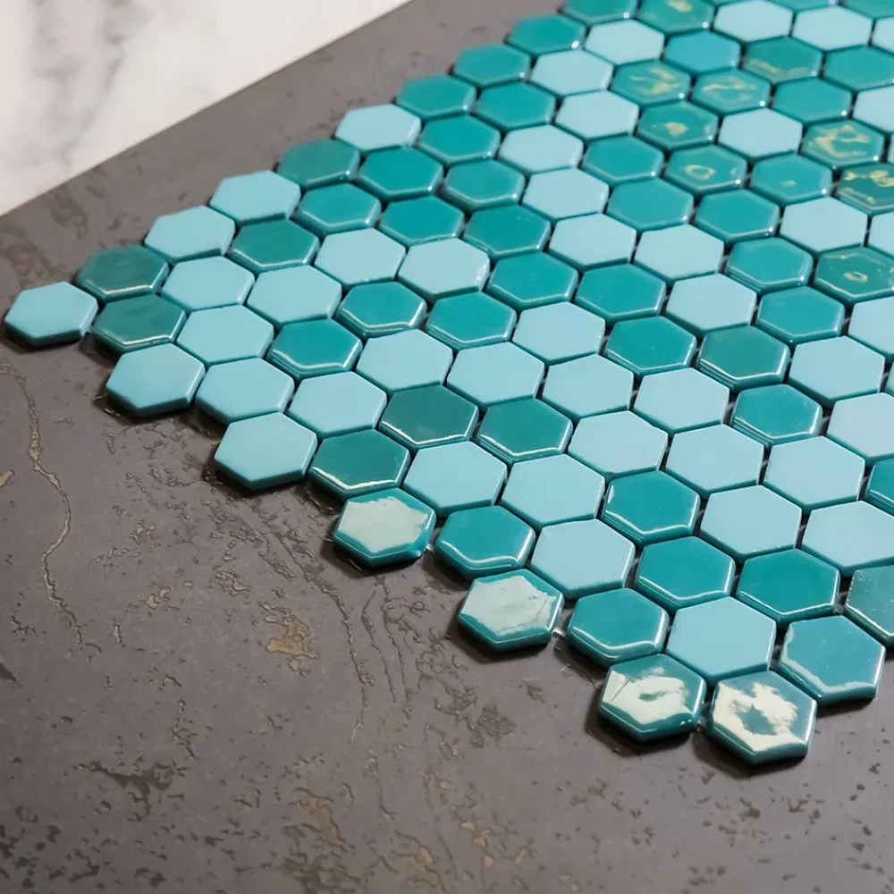 Ilcom Mosaïque<Mosaïque de verre pressé antidérapant sur maille pour salle de bain ou cuisine 52 cm x 34 cm - Hexa artistic (0,166m²)