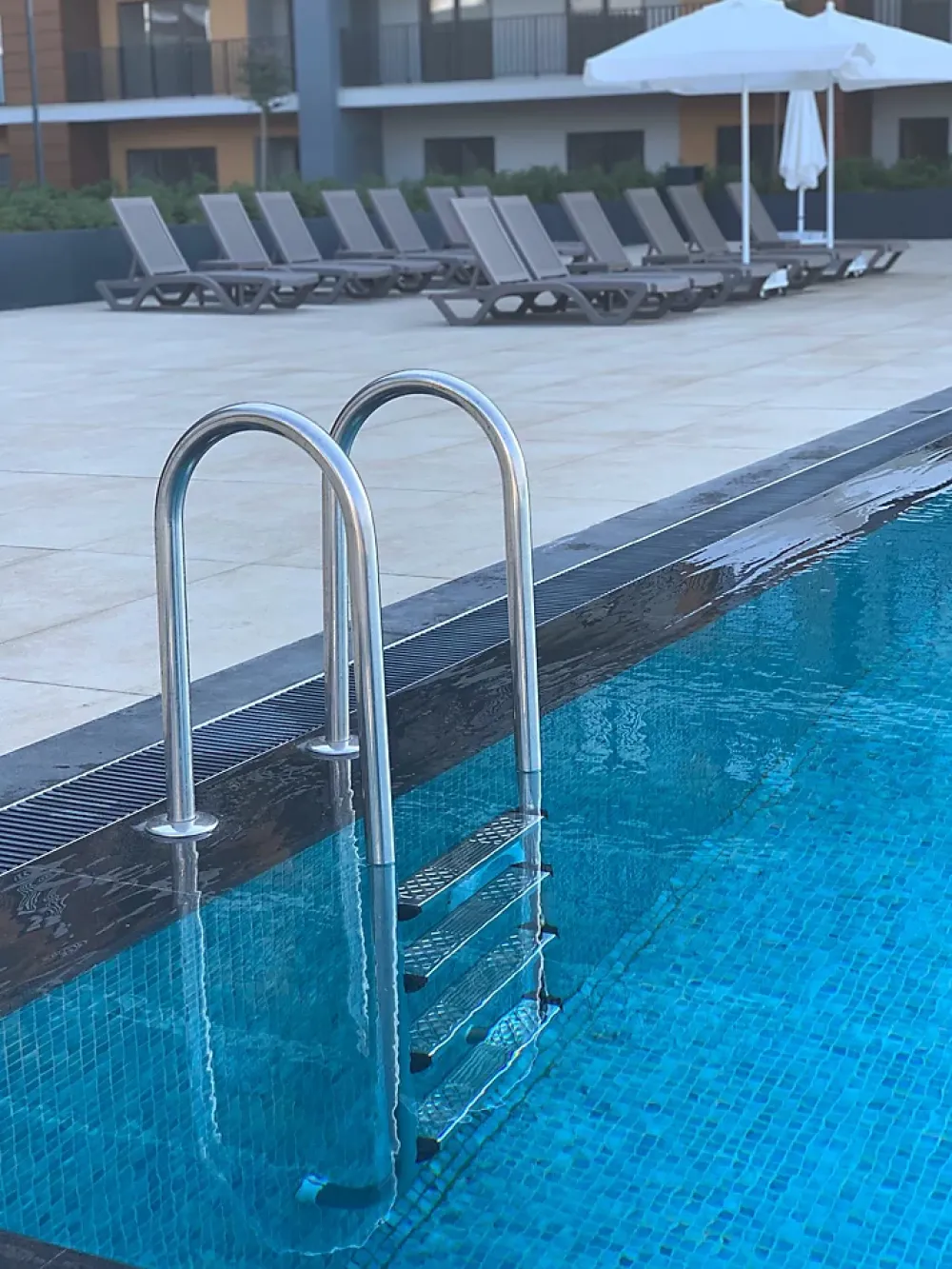 Ilcom Mosaïque en verre pressé pour piscines, bains et saunas 32.5 cm x 51.5 cm - Clear water- Mosaïque