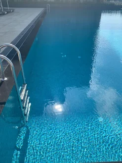 Ilcom Mosaïque en verre pressé pour piscines, bains et saunas 32.5 cm x 51.5 cm - Clear water- Mosaïque
