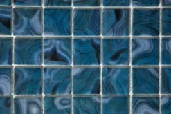 Ilcom Mosaïque en verre pressé sur maille pour piscine 31.5cm x 47.7cm - Modena Praga Pool (0,151m²)- Mosaïque Pour Wc