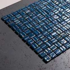 Ilcom Mosaïque en verre pressé sur maille pour piscine 32.5cm x 51.5cm - Veneto Ocean Blue (0,167m²)- Mosaïque Pour Pièce À Vivre