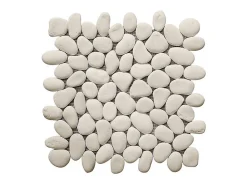Vente-unique Mosaïque sol et mur galets naturels crème - pack de 1m² (dalles de 30x30 cm) - OLA- Carrelage Sol Effet Pierre