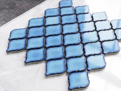 Ilcom Mosaïque sur résille pour salle de bain et cuisine en céramique - 28.2 cm x 25.2 cm - Blue arabesque- Mosaïque