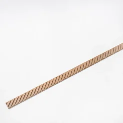 Woodbord Moulure<Moulure murale décorative en bois CHEVRON - 0,6 x 3,8 x 100 cm - Brut sans peinture - Cimaise - Plinthe - Baguette d'ornement
