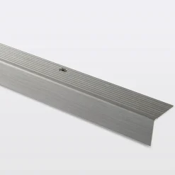 GoodHome Nez De Marche|Nez De Marche<Nez de marche en aluminium décor argent foncé brossé 35 x 25 x 900 mm