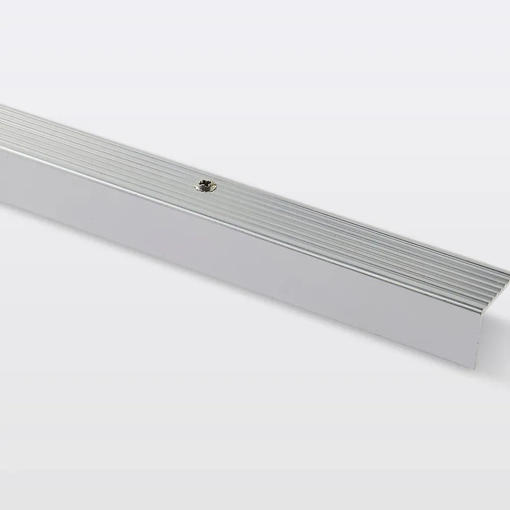 GoodHome Nez De Marche|Nez De Marche<Nez de marche en aluminium décor métal brillant 25 x 20 x 900 mm.