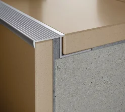 Diall Profilé Carrelage<Nez de marche extérieur droit aluminium brut argent lisse 35mmx250cm
