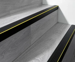 Quest Nez De Marche|Nez De Marche<Nez de marche PVC 48x42mm, , profilé d'escalier RD-ON, auto-adhésif, antidérapant, d'escalier-protection, noir, 1.1m