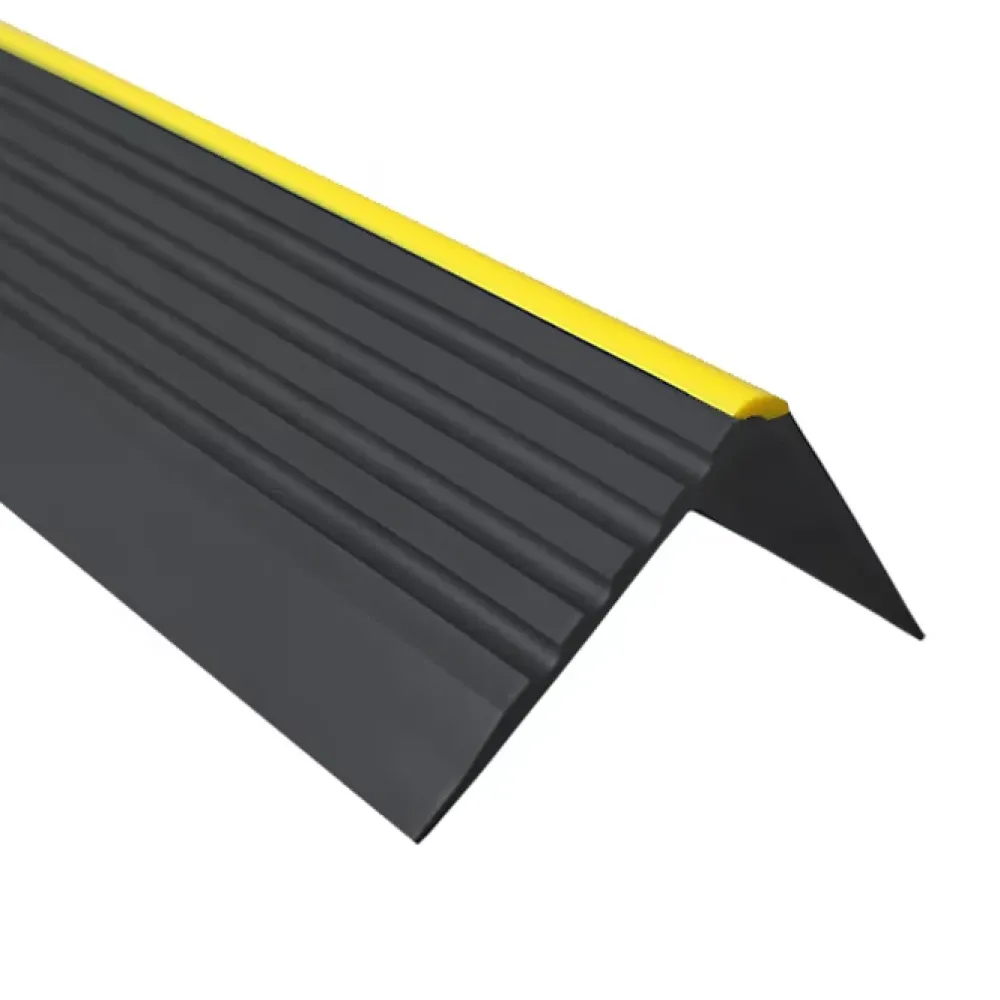 Quest Nez de marche PVC 40x40mm, , profilé d'escalier RD-ON, antidérapant, d'escalier-protection, noir, 1.5m- Nez De Marche|Nez De Marche