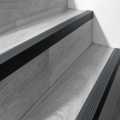 Quest Nez De Marche|Nez De Marche<Nez de marche PVC 50x42mm, , profilé d'escalier RGP, auto-adhésif, antidérapant, d'escalier-protection, gris foncé, 1m