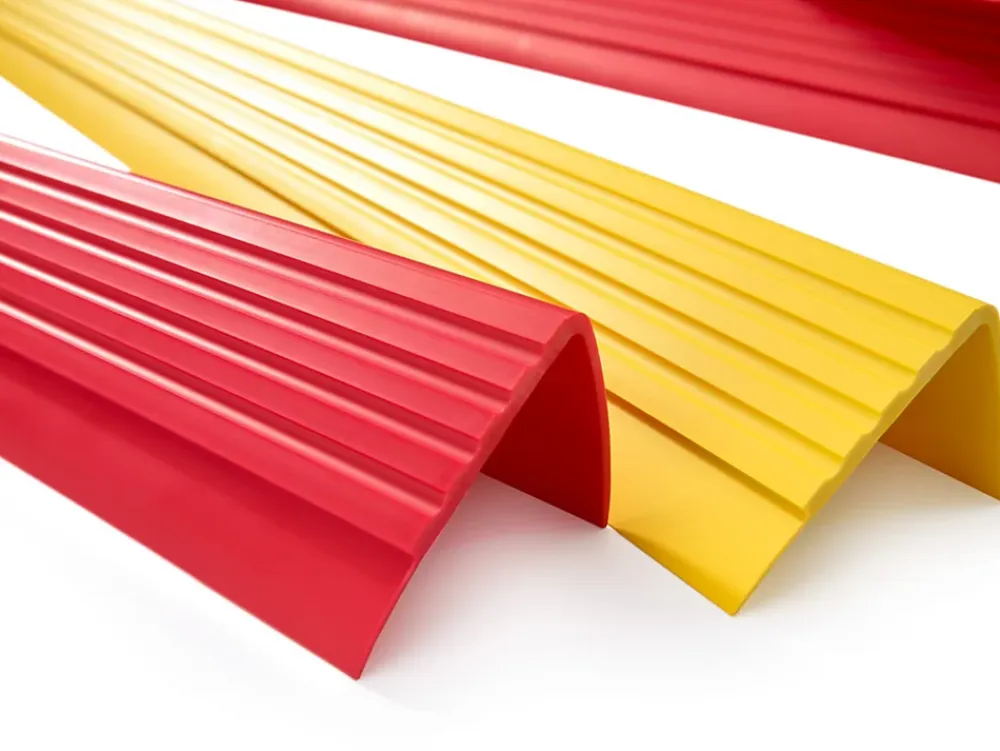 Quest Nez de marche PVC 40x40mm, , profilé d'escalier RD, antidérapant, d'escalier-protection, Rouge, 1.5m- Nez De Marche|Nez De Marche