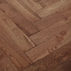 GoodHome Parquet contrecollé clipsable Skara bâtons rompus en chêne huilé brun rustique- Parquet Chevron|Parquet Contrecollé
