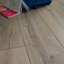 Décoweb Parquet flottant Stratifié - KronoSwiss Noblesse V4 - Chêne Rift 5G - Paquet de 2,131 m²- Sol Stratifié