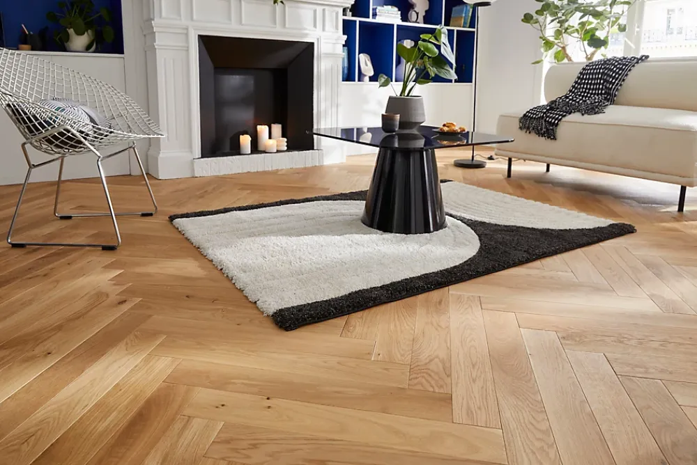 GoodHome Parquet Massif|Parquet Chevron<Parquet massif à coller Visby bâtons rompus en chêne huilé blond
